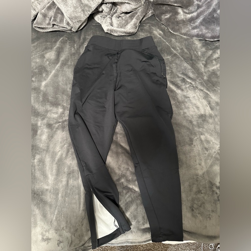 RYU black joggers medium